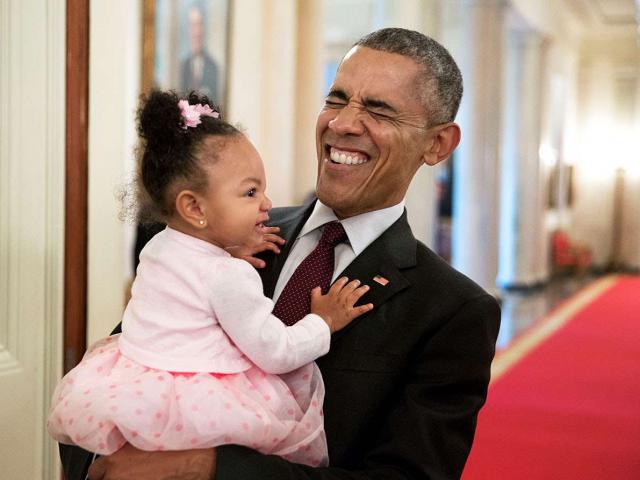 Thế giới - Những khoảnh khắc chơi đùa thoải mái của ông Obama