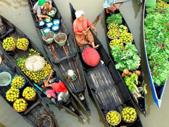 Du lịch - Một ngày lênh đênh trên chợ nổi Ngã Năm
