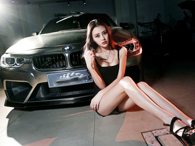 Ô tô - Xe máy - Chân dài gợi cảm bên BMW 3 Series