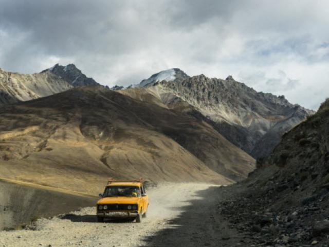 Du lịch - 7 ngày phiêu lưu trên xa lộ heo hút nhất thế giới