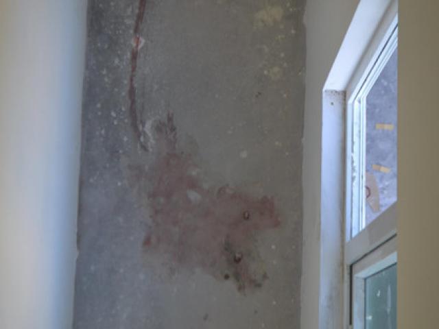 Tin tức trong ngày - Lau dọn nhà thuê, người phụ nữ rơi từ tầng 3 tử vong