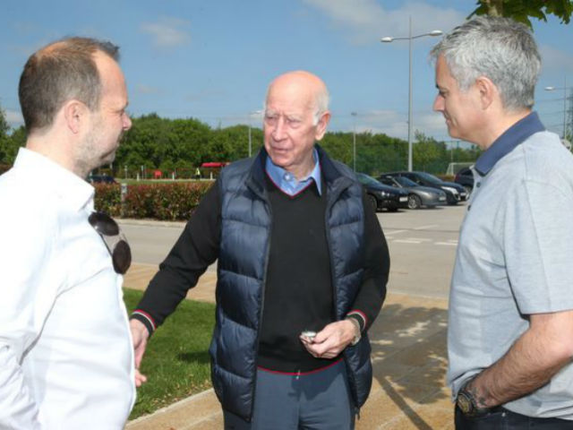 Bóng đá - MU: Mourinho nhận "quà" đặc biệt ngày đầu tới MU