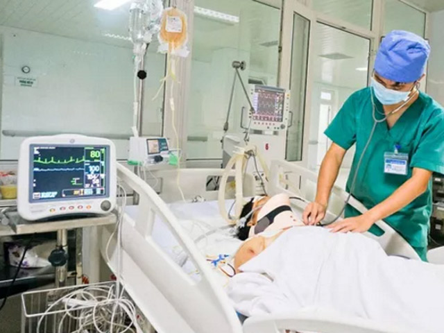 Tin tức trong ngày - Bị trâu “điên” tấn công, 2 người nguy kịch nhập viện