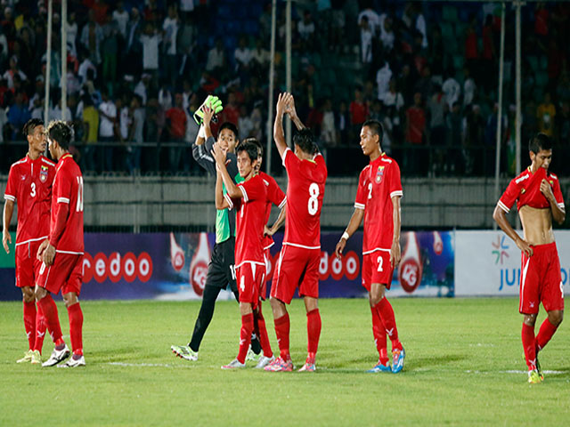 Bóng đá - Phỏng vấn HLV Hữu Thắng, truyền thông Myanmar bị "hớ"