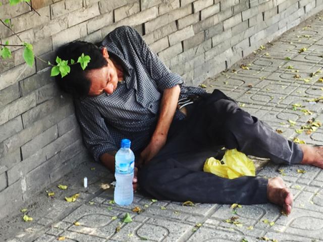 Pháp luật - Con nghiện hé lộ ám hiệu mua ma túy ở Bến xe An Sương