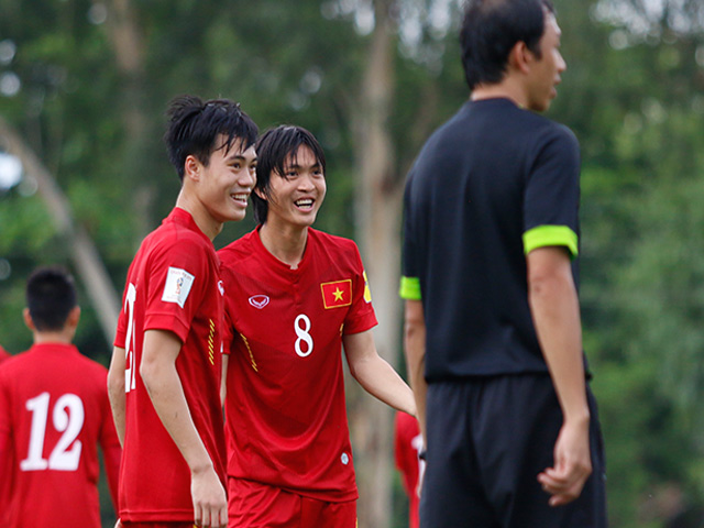 Bóng đá - ĐTVN: Thầy trò Hữu Thắng tươi hết cỡ trước chung kết