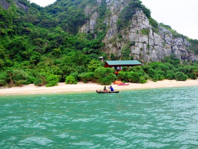 Tài chính - Bất động sản - Tự ý xây nhà điều hành trái phép giữa vịnh Hạ Long