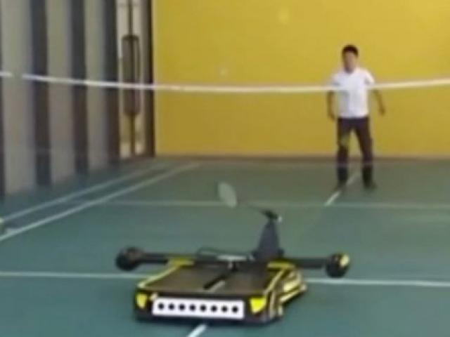 Thể thao - Đánh vợt cùng robot, bước đột phá của cầu lông