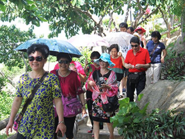 Tin tức trong ngày - "Nghi án" bảo kê khách Trung Quốc đến Nha Trang