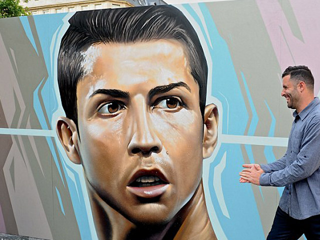 Bóng đá - Euro: 11 huyền thoại "lột xác" dưới bàn tay nghệ sĩ