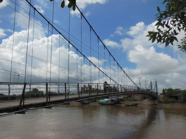 Tin tức trong ngày - Bị ngăn cản yêu, thanh niên nhảy sông tự tử