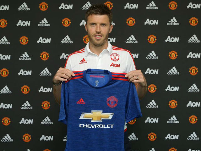 Bóng đá - Sau "bom tấn" 30 triệu bảng, MU giữ chân công thần