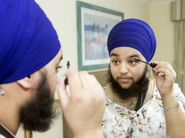 Cười 24h - Phụ nữ có "râu"... đâu có gì lạ!