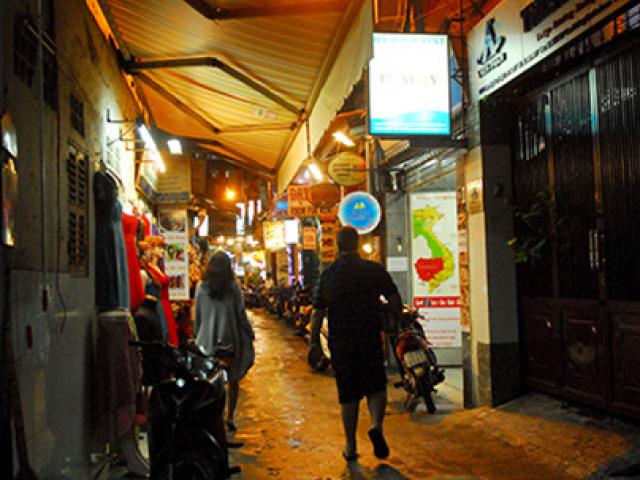 Pháp luật - Sóng ngầm đêm phố Tây