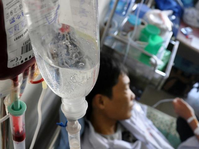 Sức khỏe đời sống - Nguy hiểm cứ sốt, mệt là truyền dịch