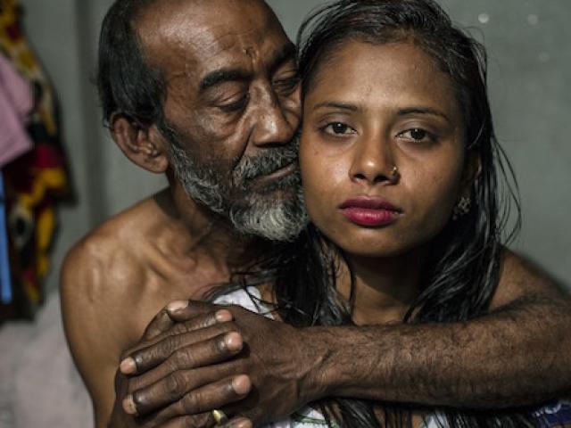 Thế giới - Ảnh: Phận gái bán hoa ở "pháo đài" nhà thổ Bangladesh