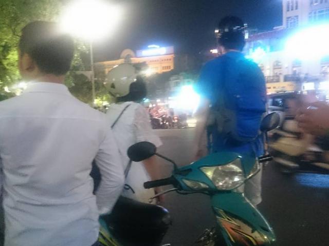 Tin tức trong ngày - HN: Giải cứu cô gái định tự tử ở tòa nhà "Hàm cá mập"