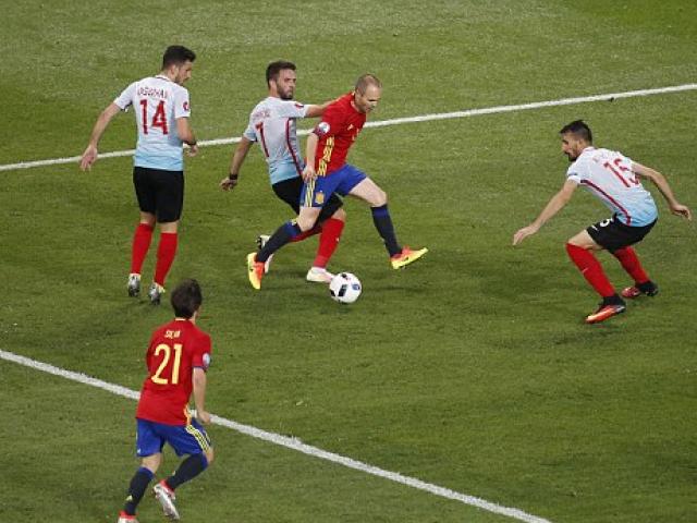 Bóng đá - ĐT Tây Ban Nha tái hiện tiki-taka trứ danh