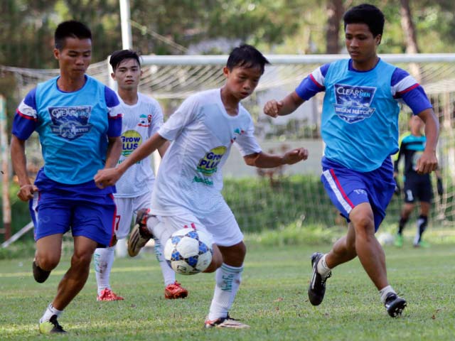 Bóng đá - Đội hình “Đỉnh cao phong độ” so tài "đàn em” Công Phượng