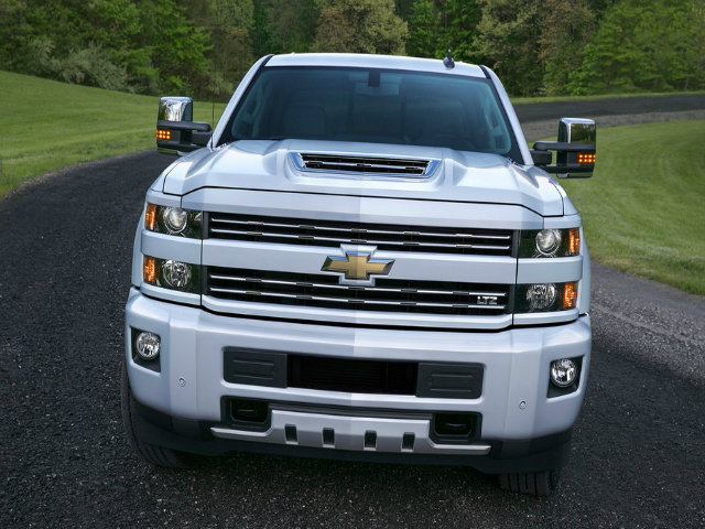 Tin tức ô tô - 2017 Chevrolet Silverado HD &quot;khác người&quot;, gắn lỗ thở đỉnh ca-pô