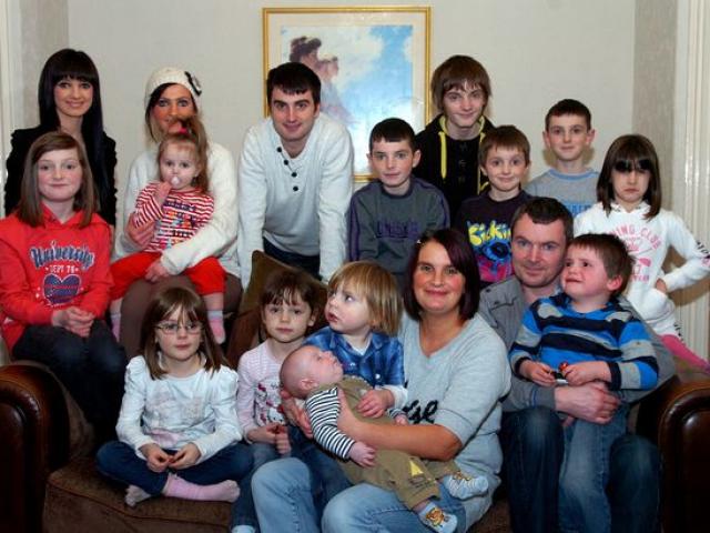 Thế giới - Ông bố của gia đình đông con gấp rưỡi đội bóng ở Anh