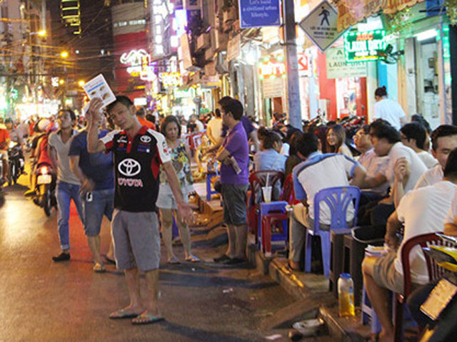 Tin tức trong ngày - TP.HCM xem xét siết ăn nhậu đêm khuya