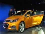 Tin tức ô tô - Chevrolet Cruze Hatchback 2017 sắp lên kệ, giá phải chăng