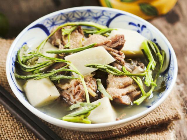 Ẩm thực - Đãi cả nhà vịt om sấu đầy hấp dẫn