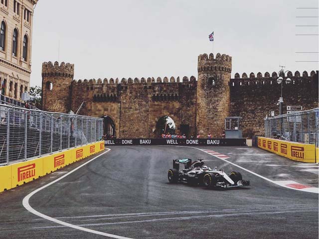 Thể thao - F1, thuyết âm mưu ở Mercedes: Hamilton bị "dìm"