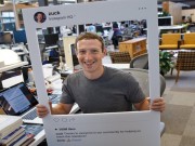 Công nghệ thông tin - Mark Zuckerberg dán kín webcam và jack micro của máy tính