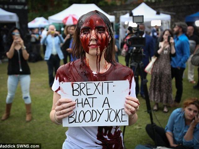 Ảnh: Dân Anh rầm rộ đổ xuống đường phản đối rời EU