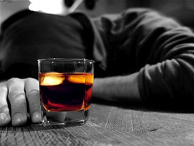 Pháp luật - Bị bắt vì cắt túi quần trộm tiền bạn nhậu