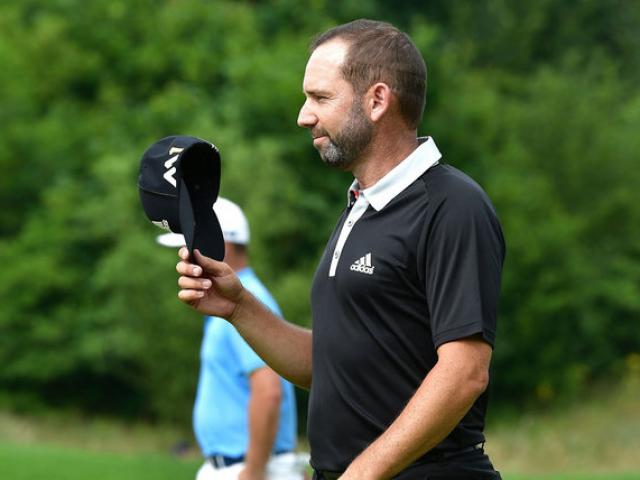 Thể thao - Thú vị: Golf thủ thi nhau đánh 1 gậy trúng lỗ