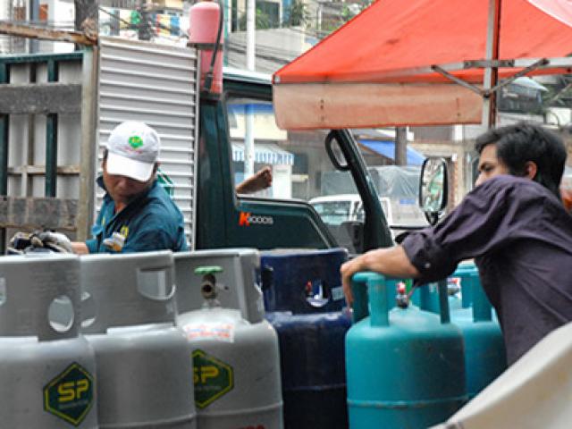 Thị trường - Tiêu dùng - Cắt bỏ điều kiện kinh doanh: Căng trước giờ G!