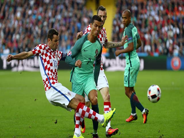 Bóng đá - Ronaldo "tàng hình", bị chê kém cả đàn em 18 tuổi