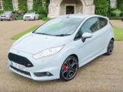 Tin tức ô tô - Video màn trình diễn ấn tượng của Ford Fiesta ST200