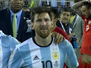 Bóng đá - Góc ảnh: Nước mắt của Messi ngày Chile đăng quang