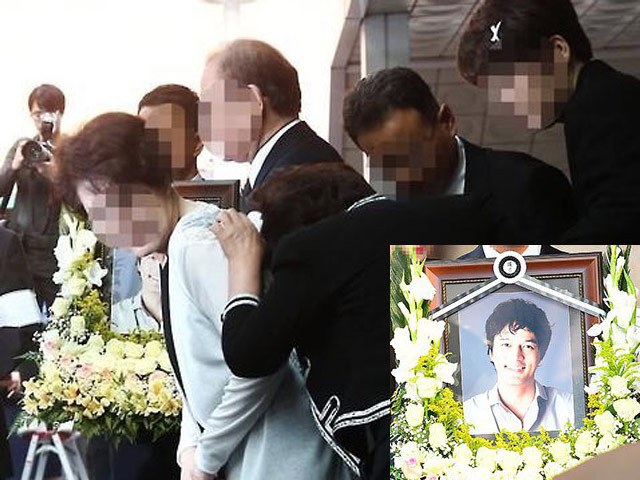 Phim - Người thân khóc nấc trong đám tang sao “Tối nay ăn gì”