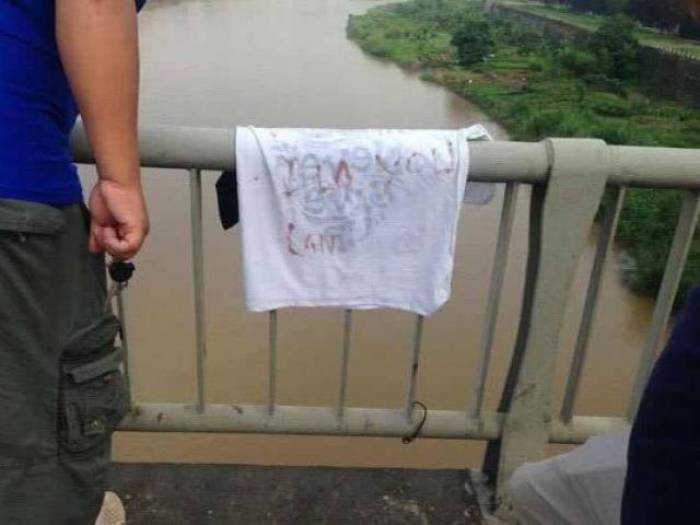 Tin tức trong ngày - Để lại "huyết thư", nam thanh niên nhảy cầu tự tử