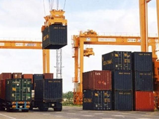 Thị trường - Tiêu dùng - Nhiều lỗ hổng quản lý hàng tạm nhập tái xuất