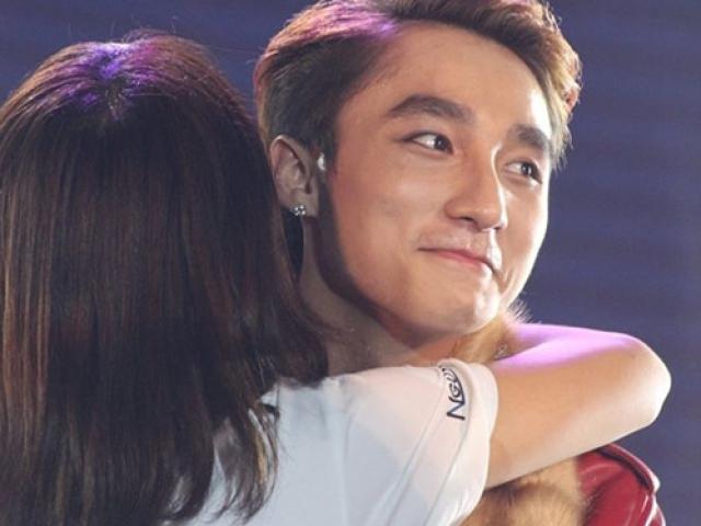 Ca nhạc - MTV - Sơn Tùng và Noo ngày càng bạo dạn ôm fan