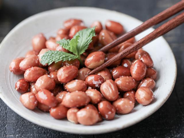 Ẩm thực - Cách làm lạc rang muối giòn tan, trôi cơm ngày hè