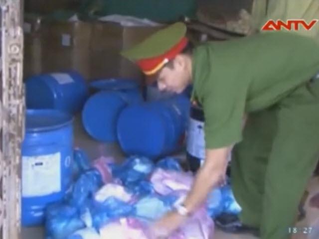 Video An ninh - Công nghệ dùng hóa chất tẩy trắng gạo làm mì đặc sản