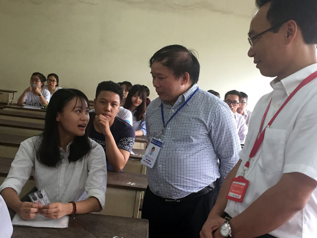 Giáo dục - du học - Lần đầu tiên, thí sinh hết cảnh lều chõng đi thi đại học
