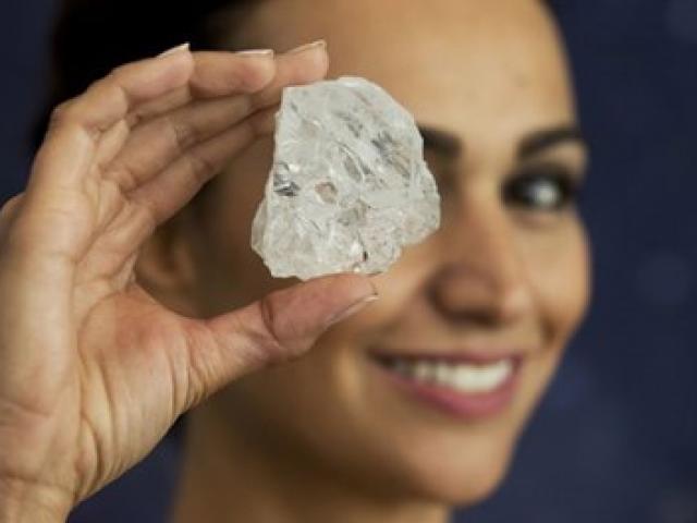 Tài chính - Bất động sản - Phiên đấu giá kim cương "khủng" 3 tỷ năm tuổi thất bại