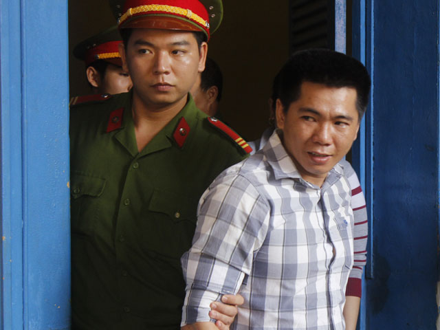 Pháp luật - Đâm chết người vì bị chê "vừa xấu vừa nghèo"