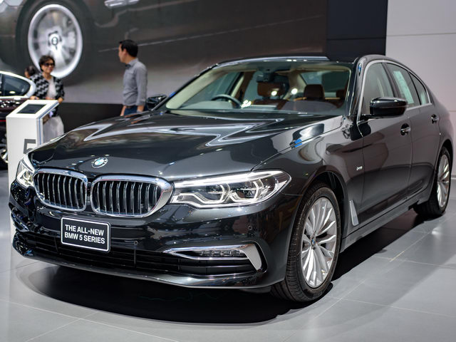 Tư vấn - BMW 5-Series 2017 chốt giá 2 tỷ đồng tại Đông Nam Á