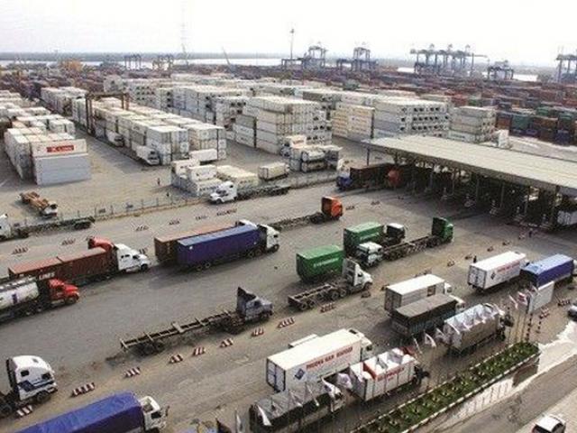 Tài chính - Bất động sản - "Chạy" theo 362 giấy phép con, doanh nghiệp kêu trời