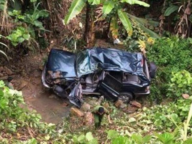 Tin tức trong ngày - Xe chở Phó tổng giám đốc EVN lao xuống vực sâu 40m