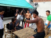Thể thao - Bị 2 gã say cà khịa, &quot;Thánh&quot; Muay Thái chứng tỏ đẳng cấp